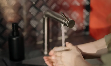 Pull-Down vs Touchless Kitchen Tap.png